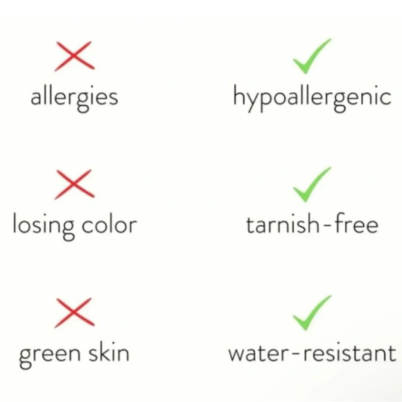 Butterfly 18K Gold Stainless Steel Waterproof Necklace - Picture 13 of 13